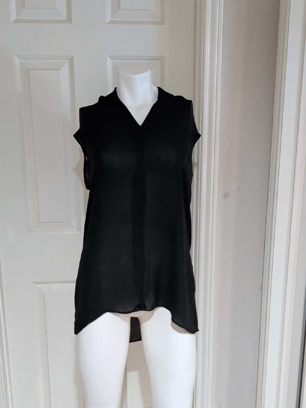 CAbi Black Sleeveless V-Neck Tunic Women's Small